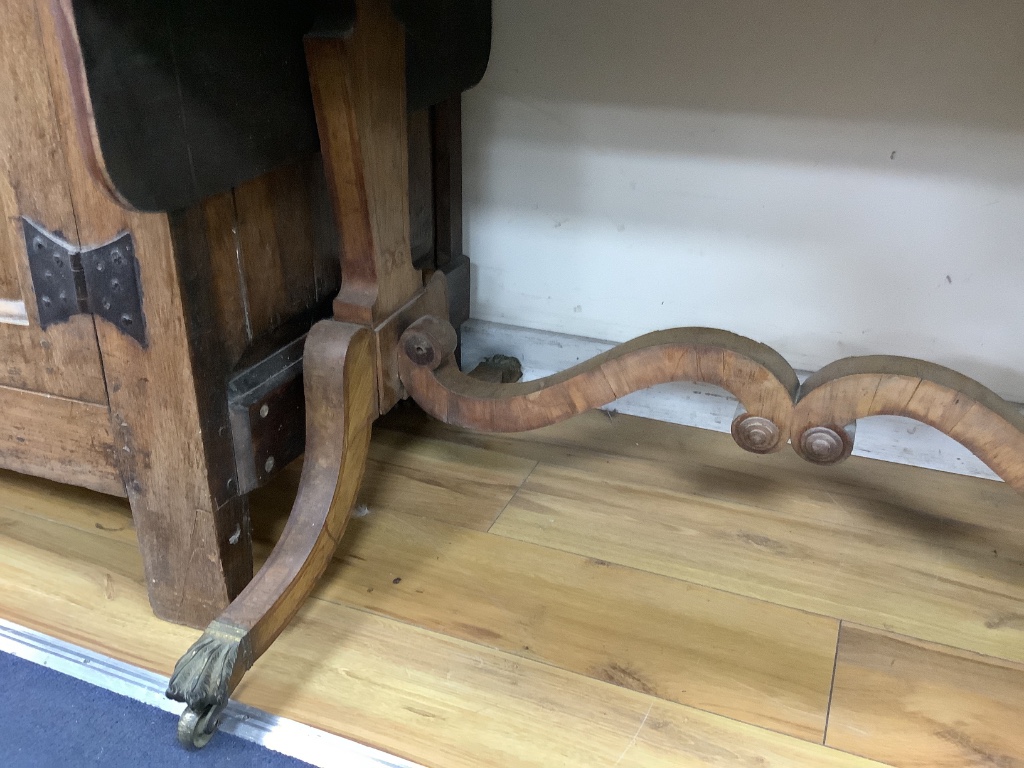 A Regency rosewood sofa table, width 86cm, depth 62cm, height 71cm